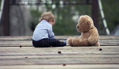 Autizam – Znaci za “uzbunu” na koje roditelji treba da obrate pažnju